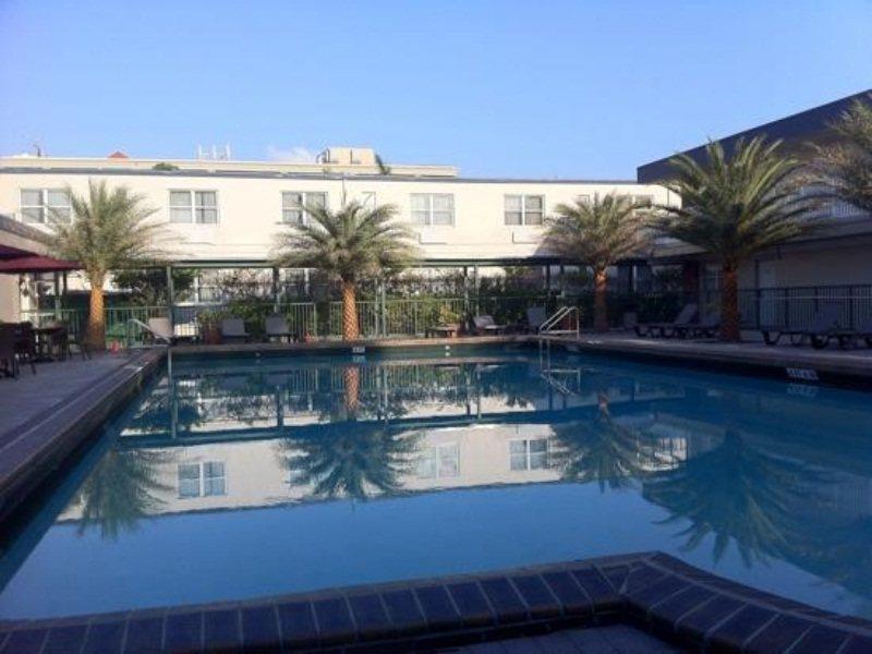 Ramada By Wyndham Miami Springs/Miami International Airport Hotel Exterior photo